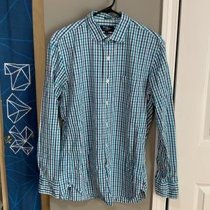 Men’s plaid button up shirt